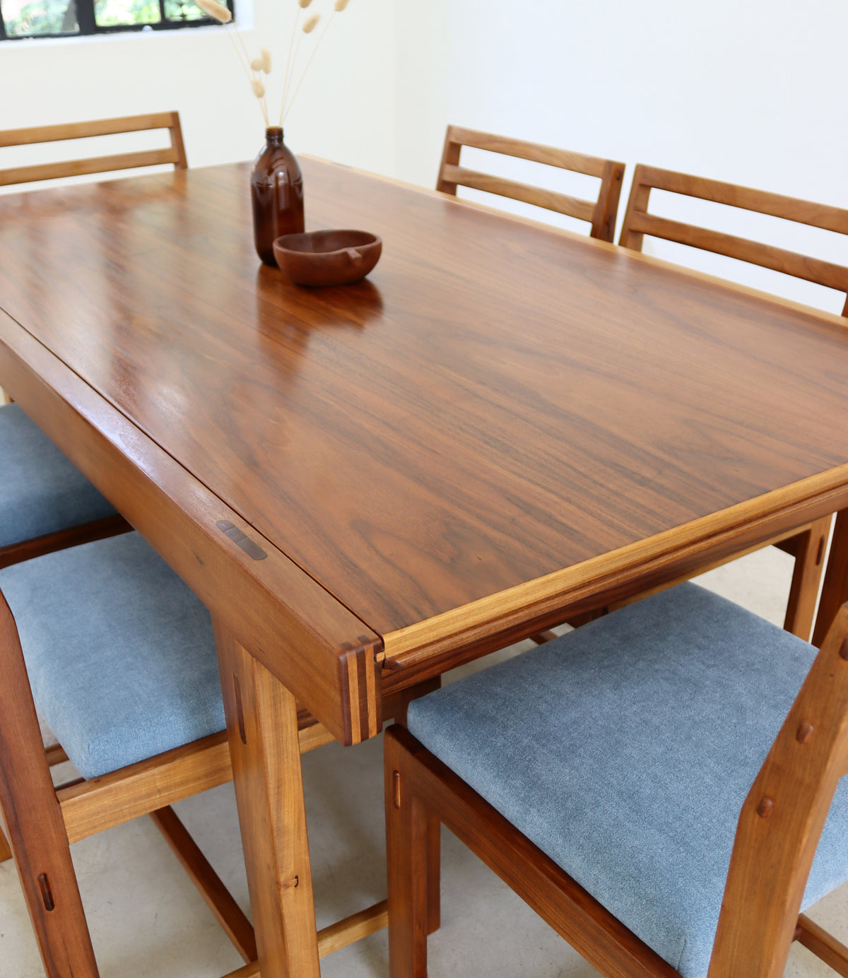 Torrente Dining Table