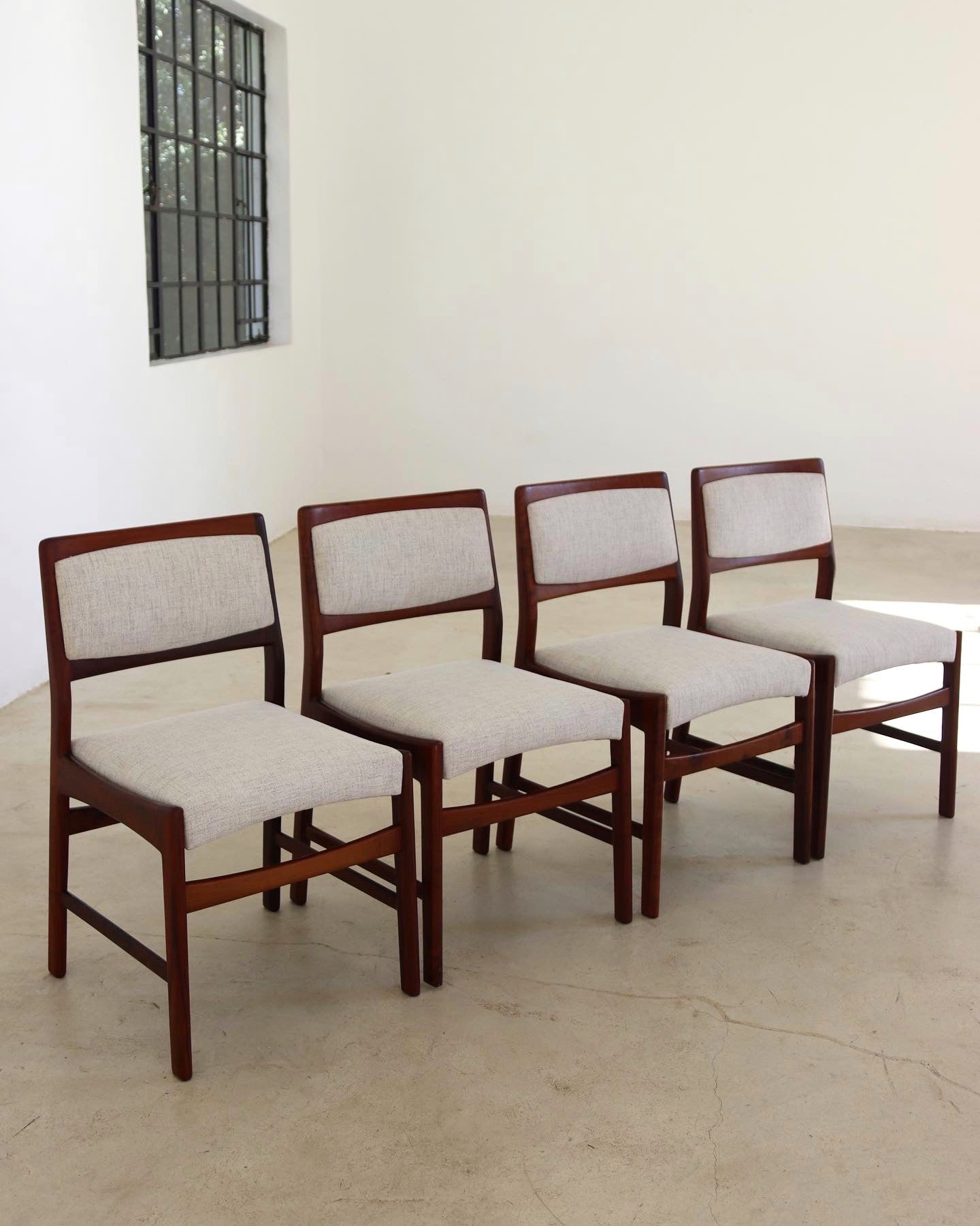 Novocraft Dining Room Chairs