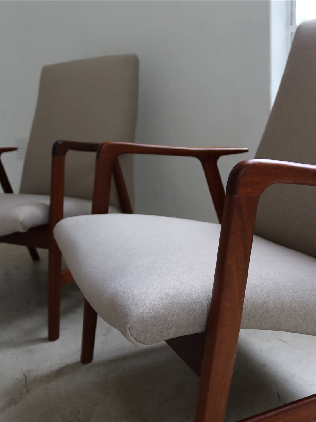 Duros Arm Chairs