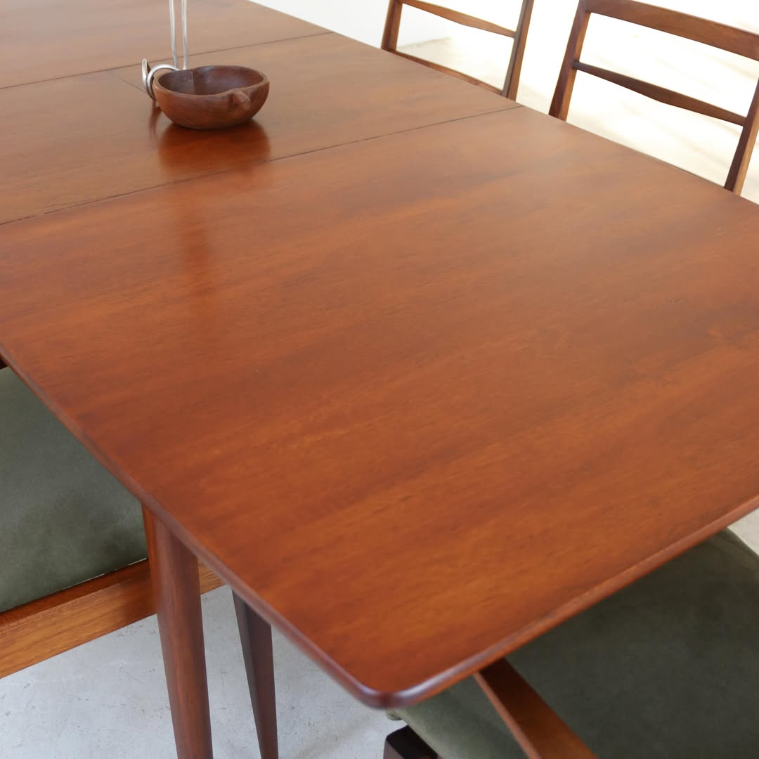 McIntosh Extendable Dining Table