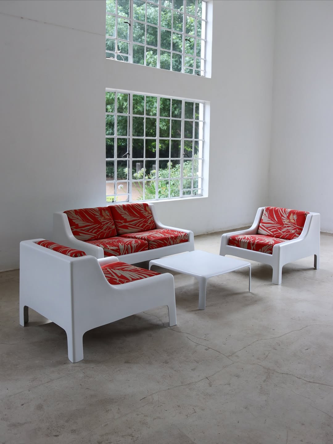 Mid-Century ‘Mida’ Artemide Settee
