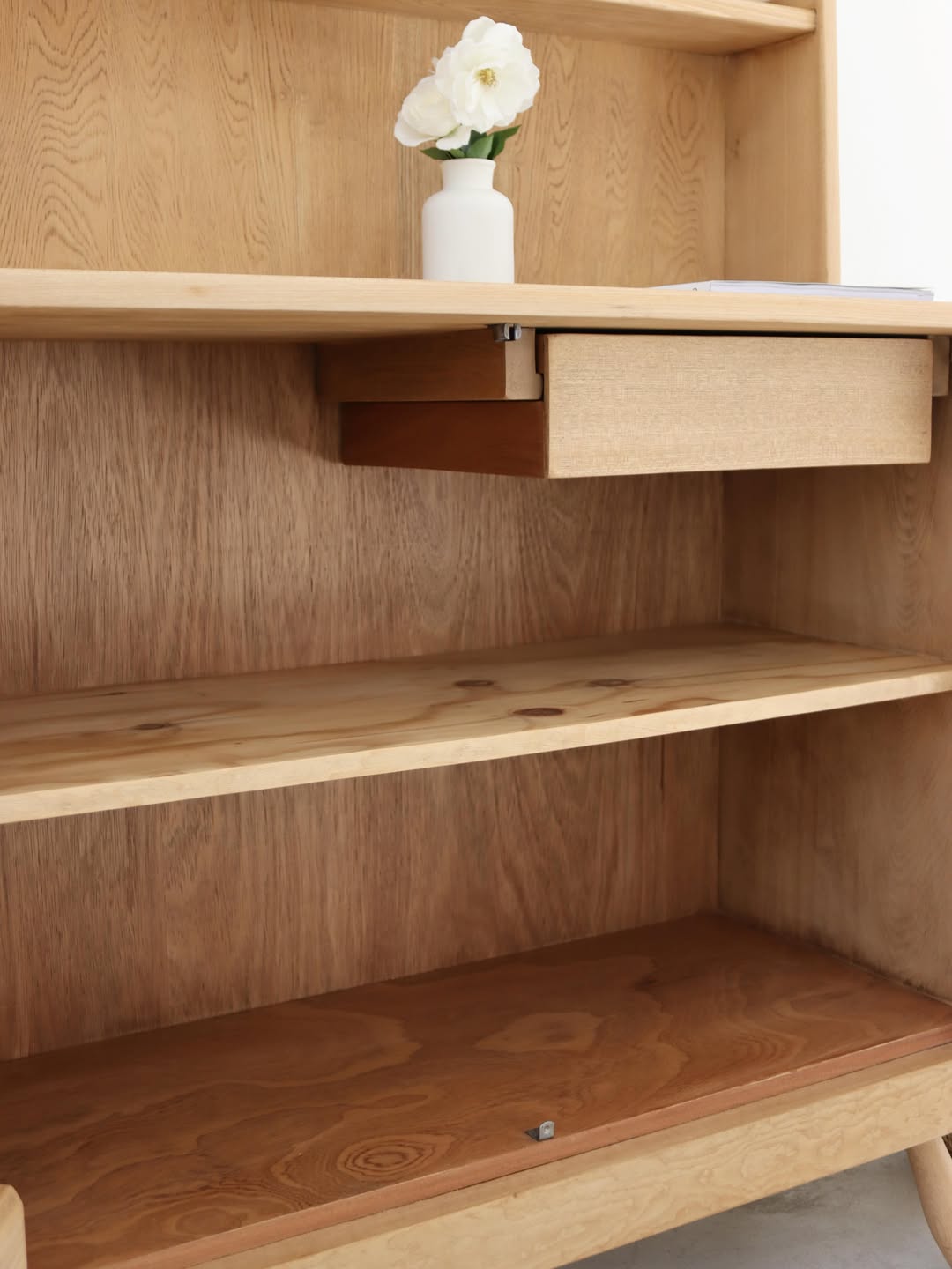 Bakker & Steyger Kitchen Dresser