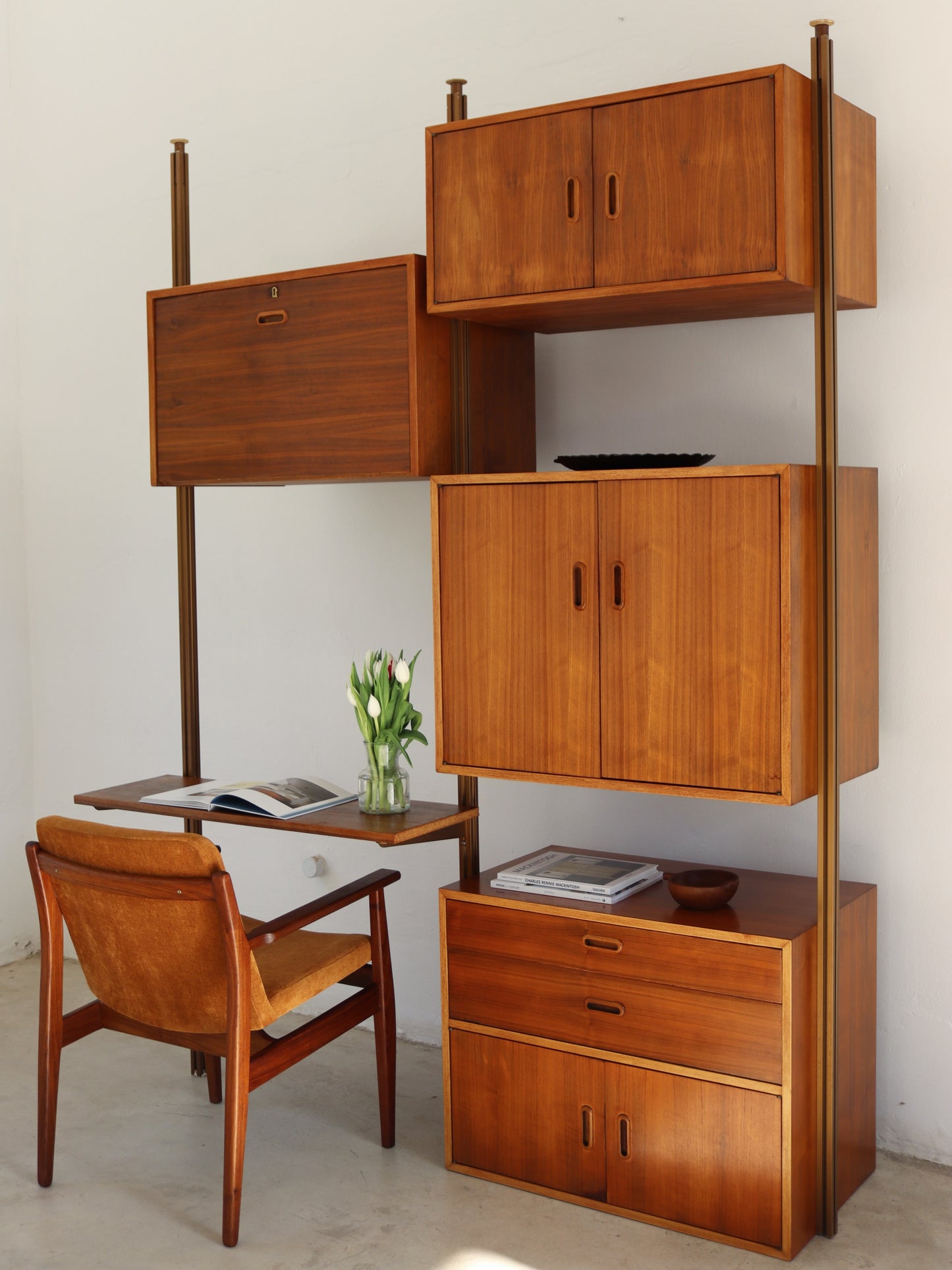 Omni Modular Wall Unit