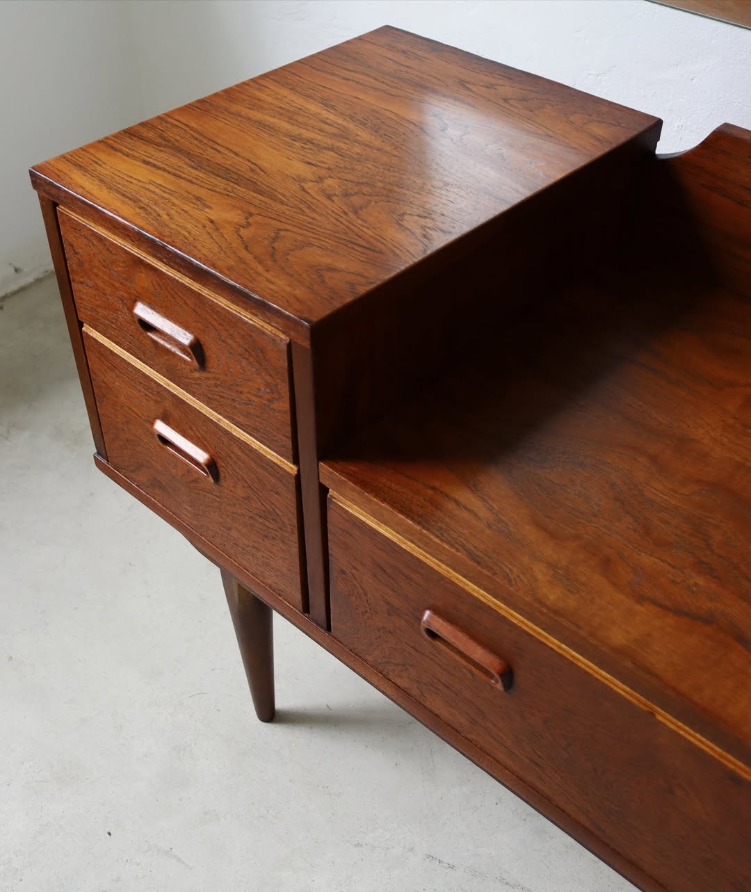 Frystark Dressing Table