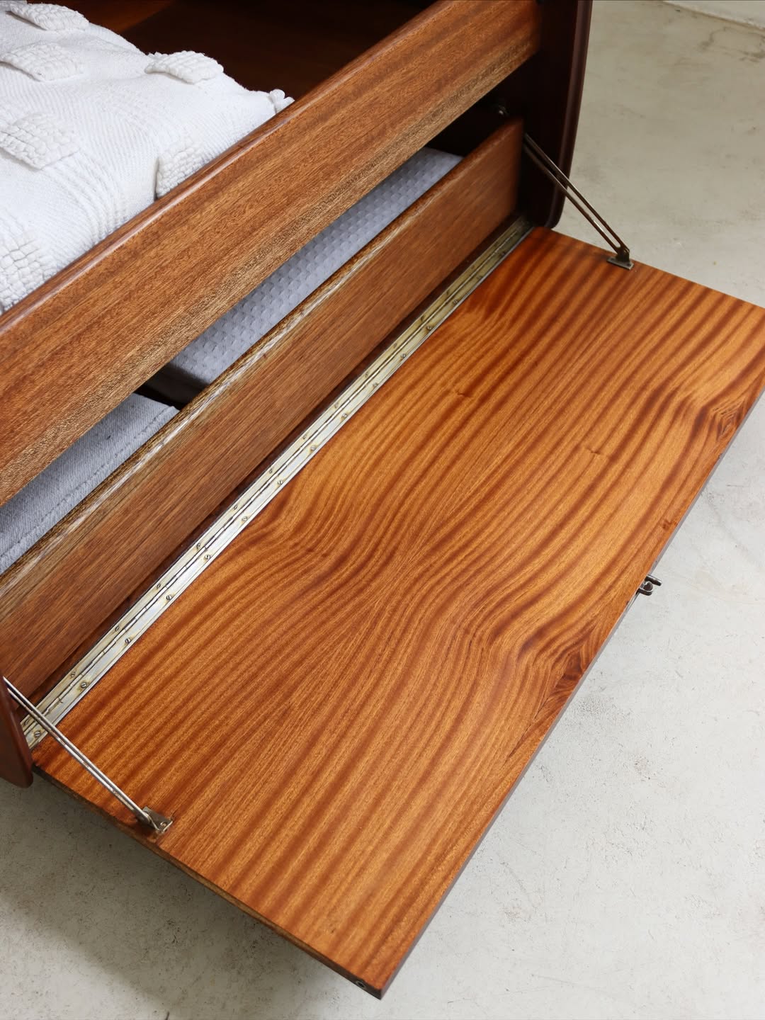 Mid-Century Storage Kist/Storage Chest