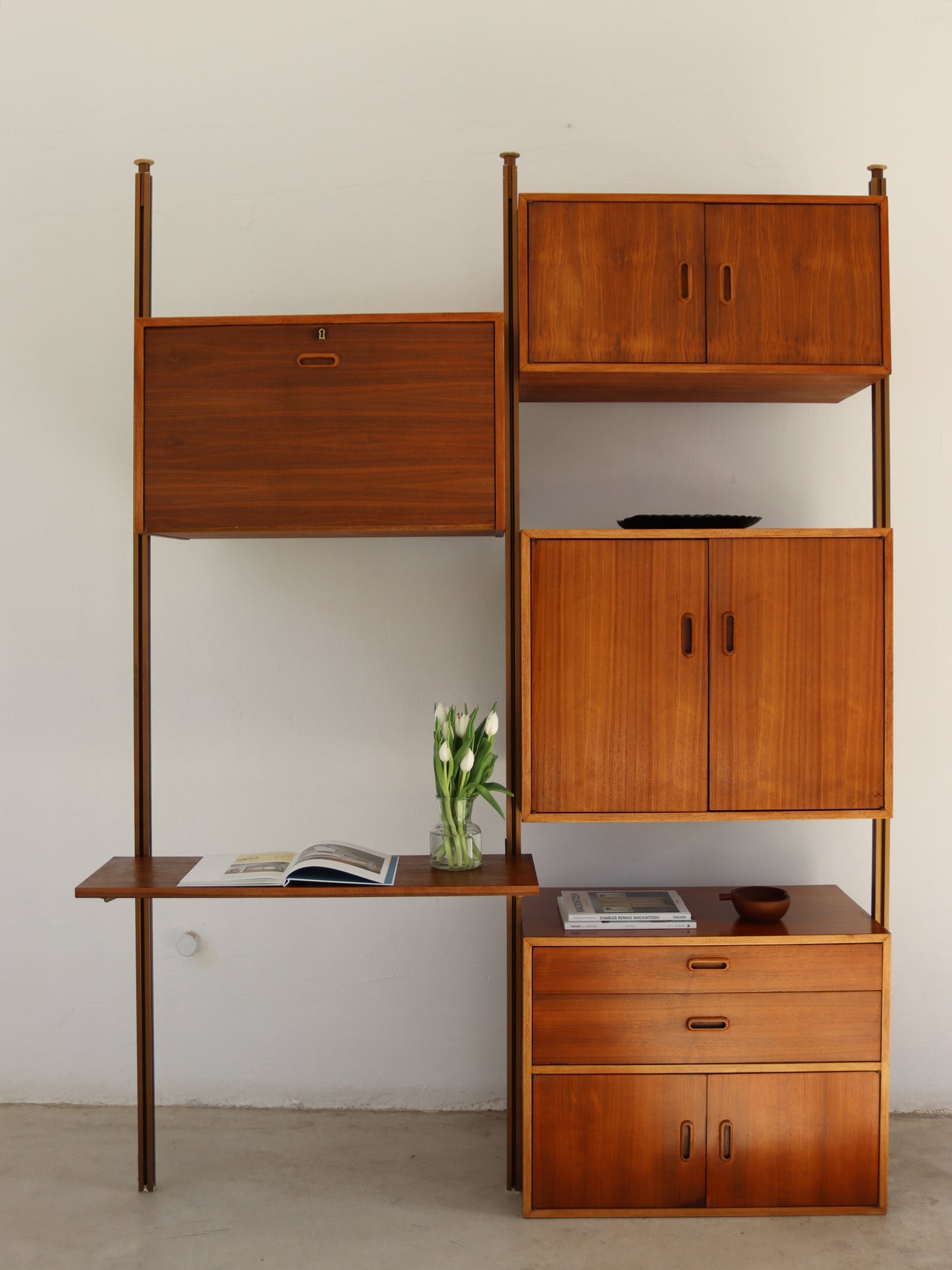 Omni Modular Wall Unit