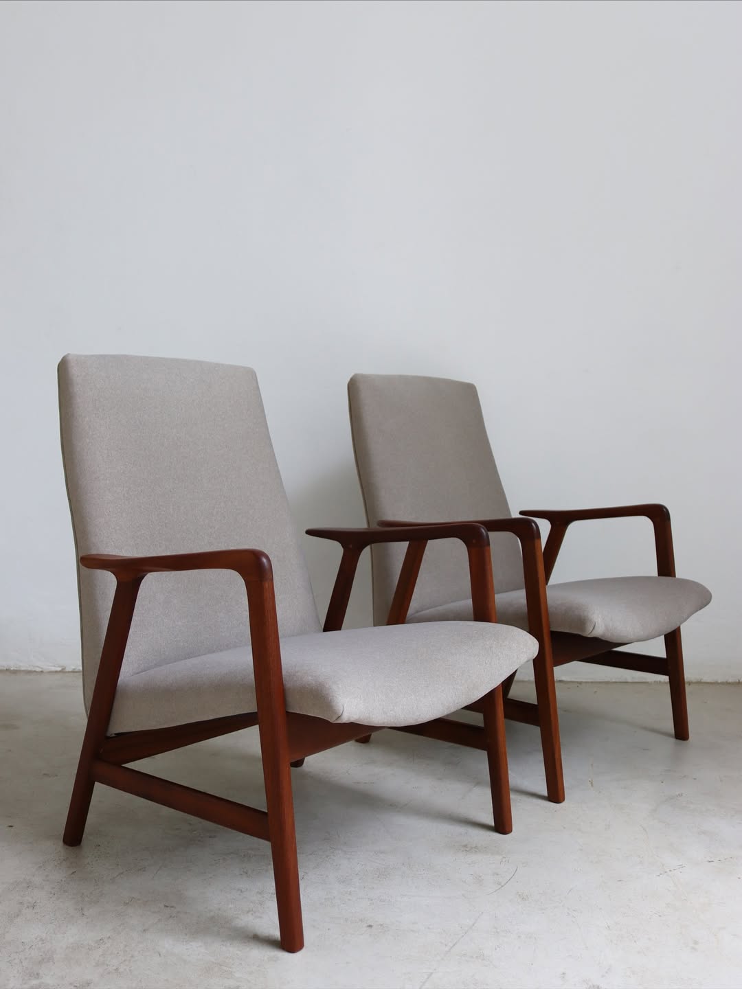 Duros Arm Chairs