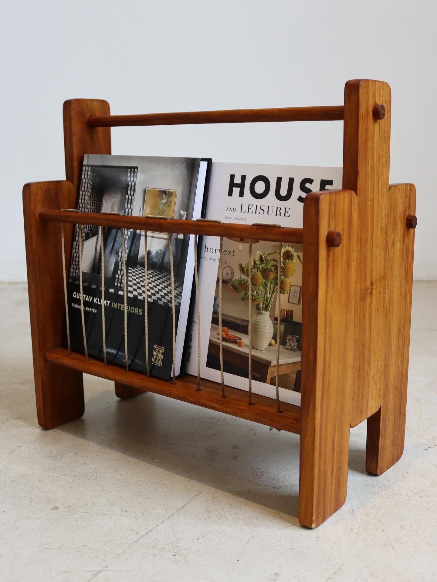 Mid-Century Magazine rack – Amphora Studio