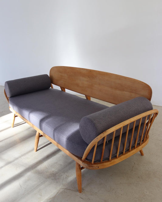 Mid-Century Lubis Daybed