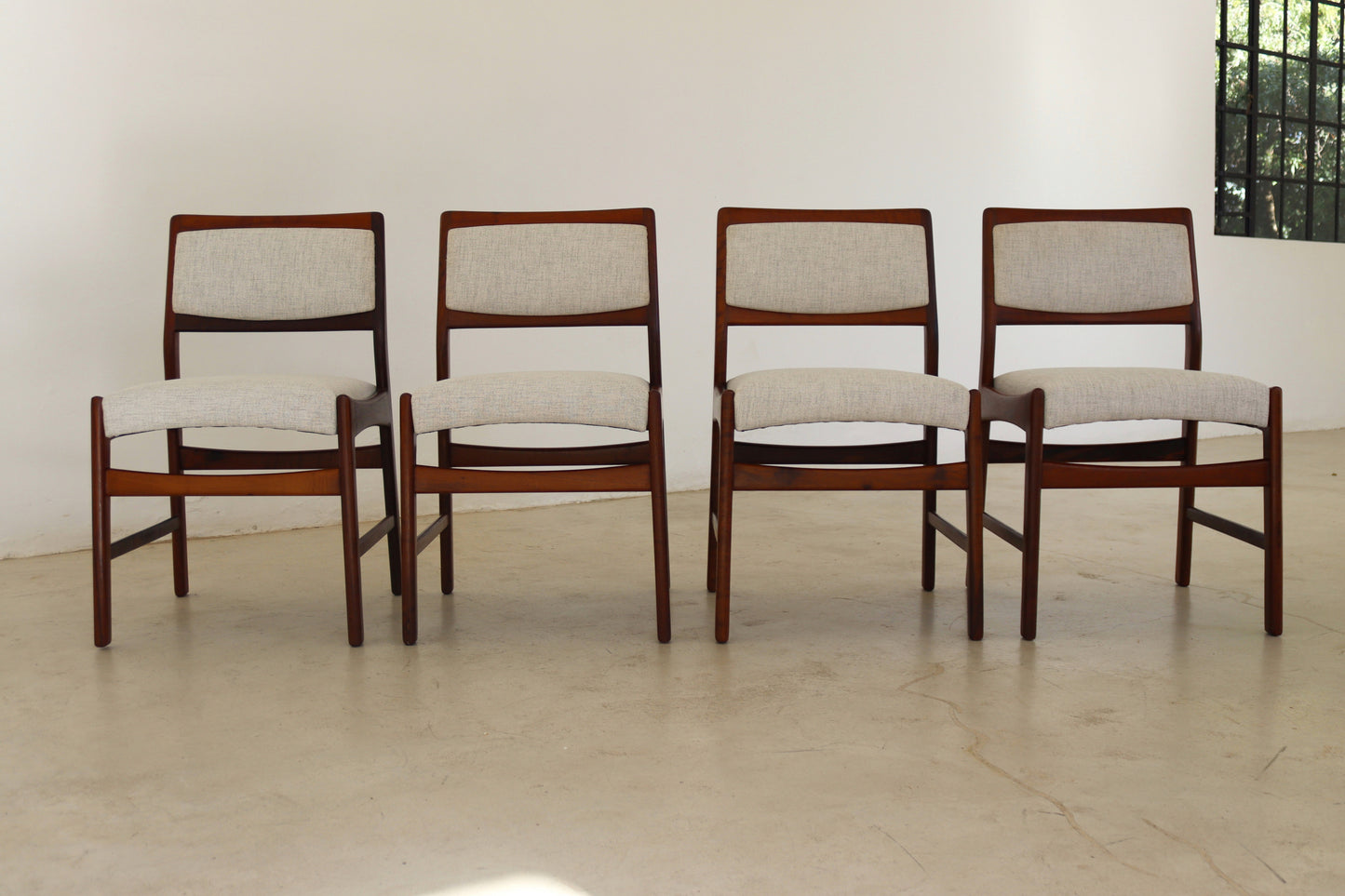 Novocraft Dining Room Chairs