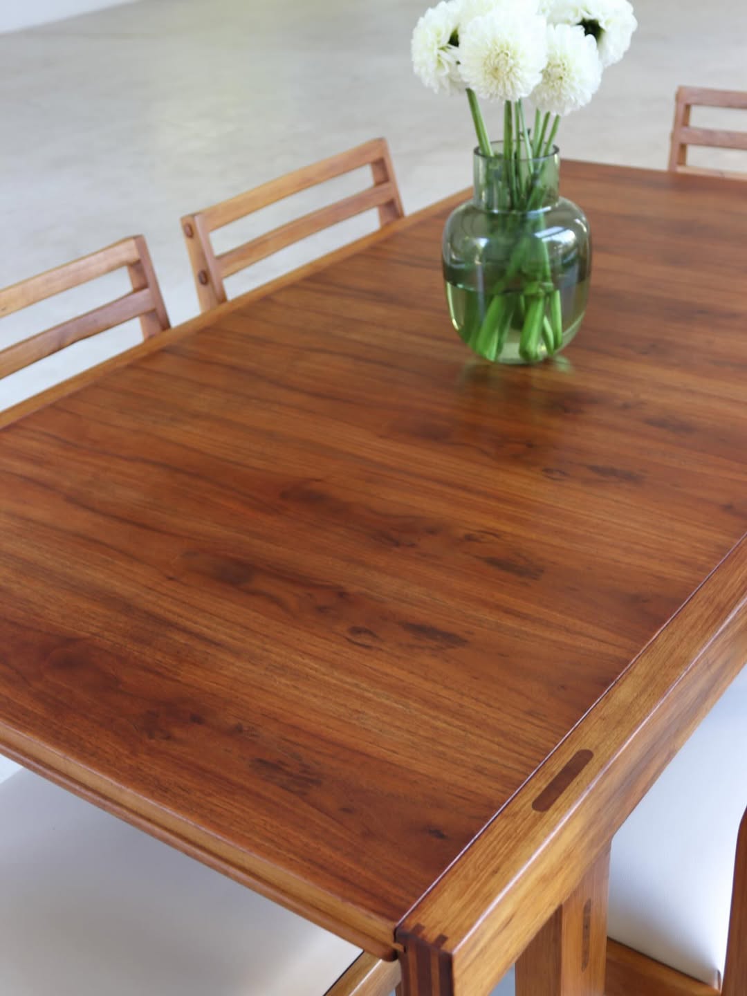 Torrente Extendable Dining Table