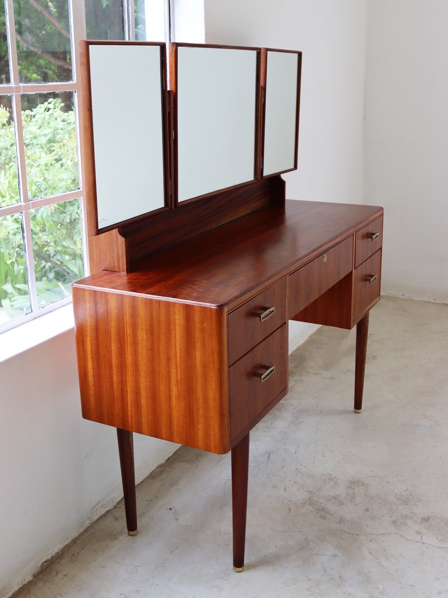 Greaves & Thomas Dressing Table