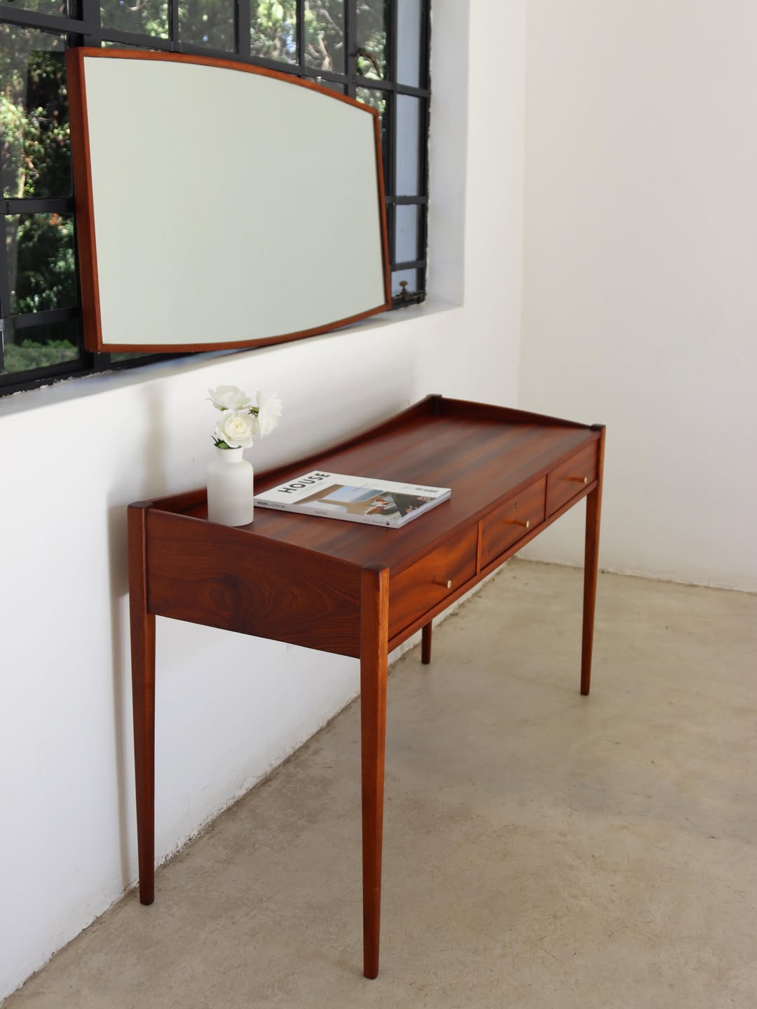 DS Vorster Dressing Table/Desk