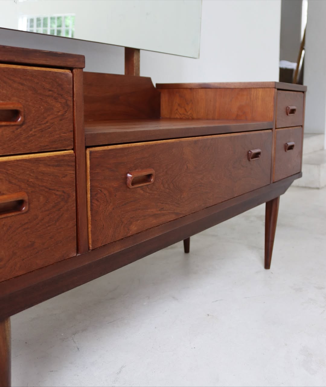 Frystark Dressing Table