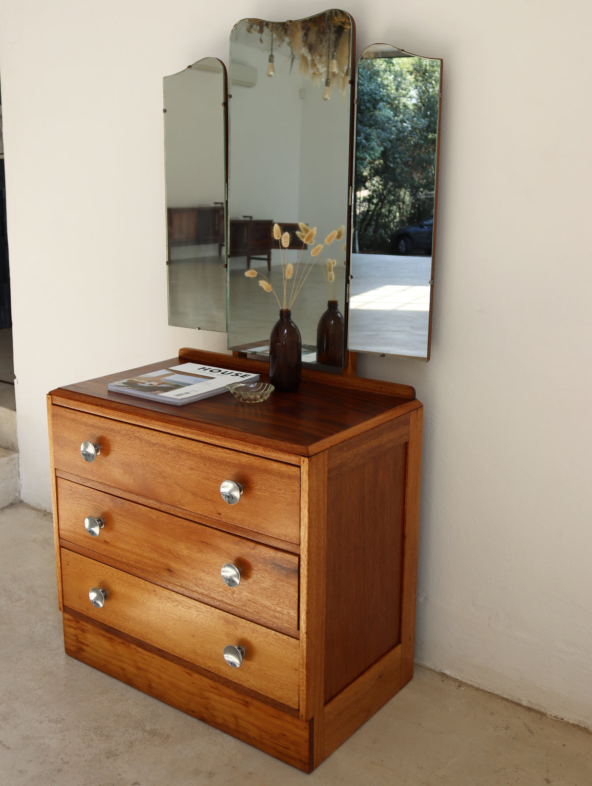 Vintage Dresser / Chest of Drawers