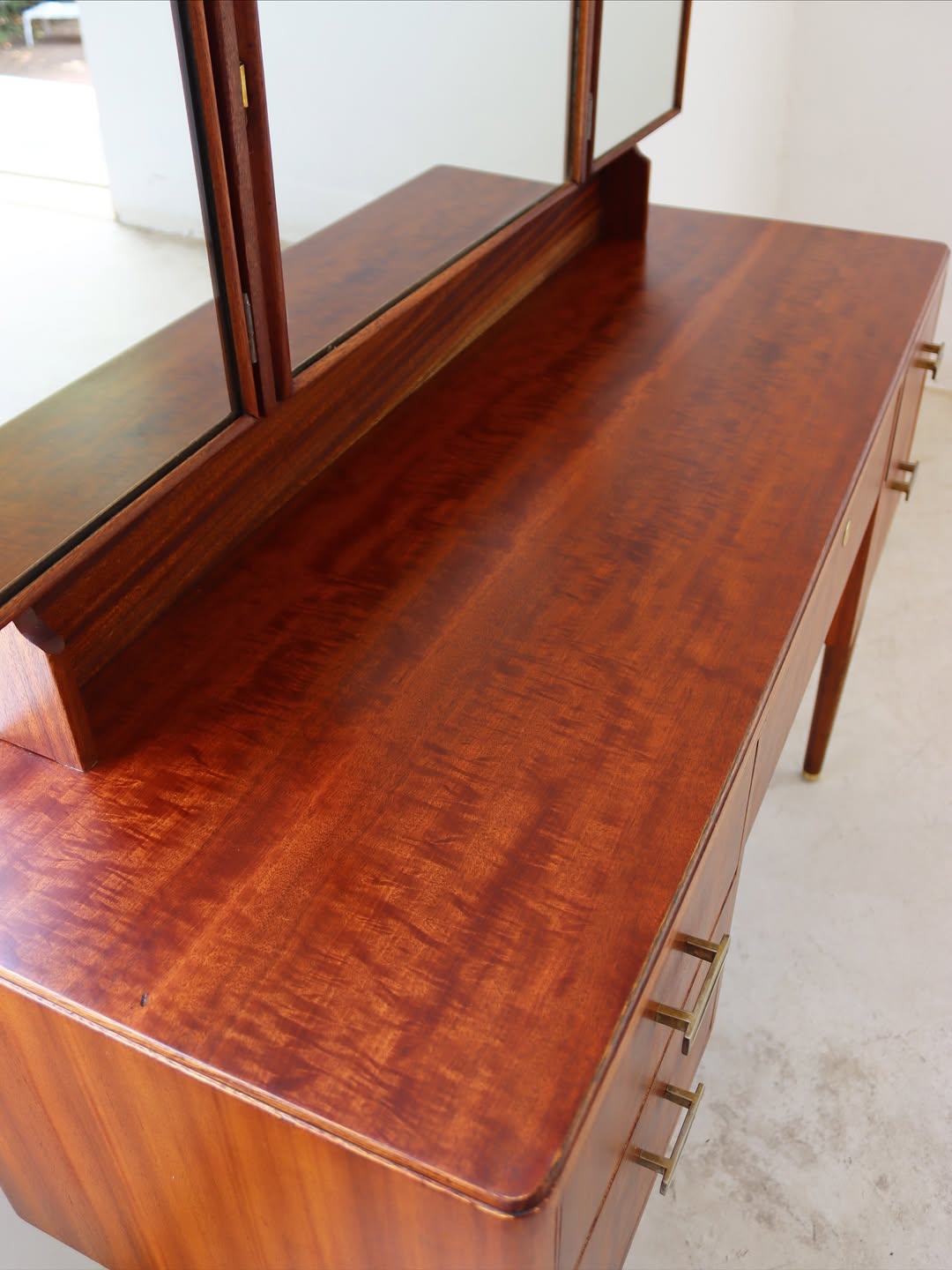 Greaves & Thomas Dressing Table