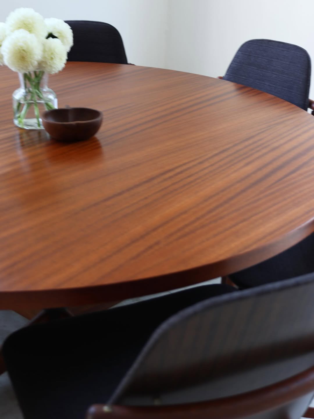 Frystark Dining Table