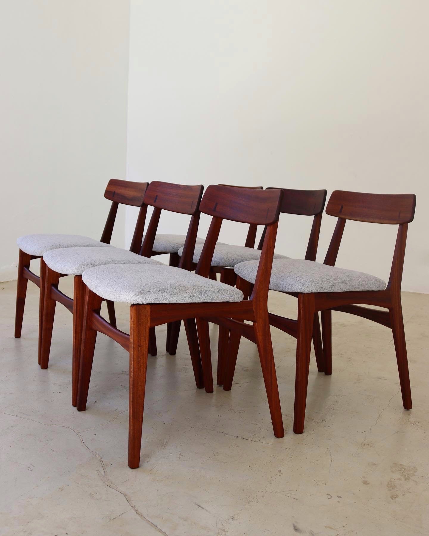 Set of 6 DS Vorster Dining Room Chairs