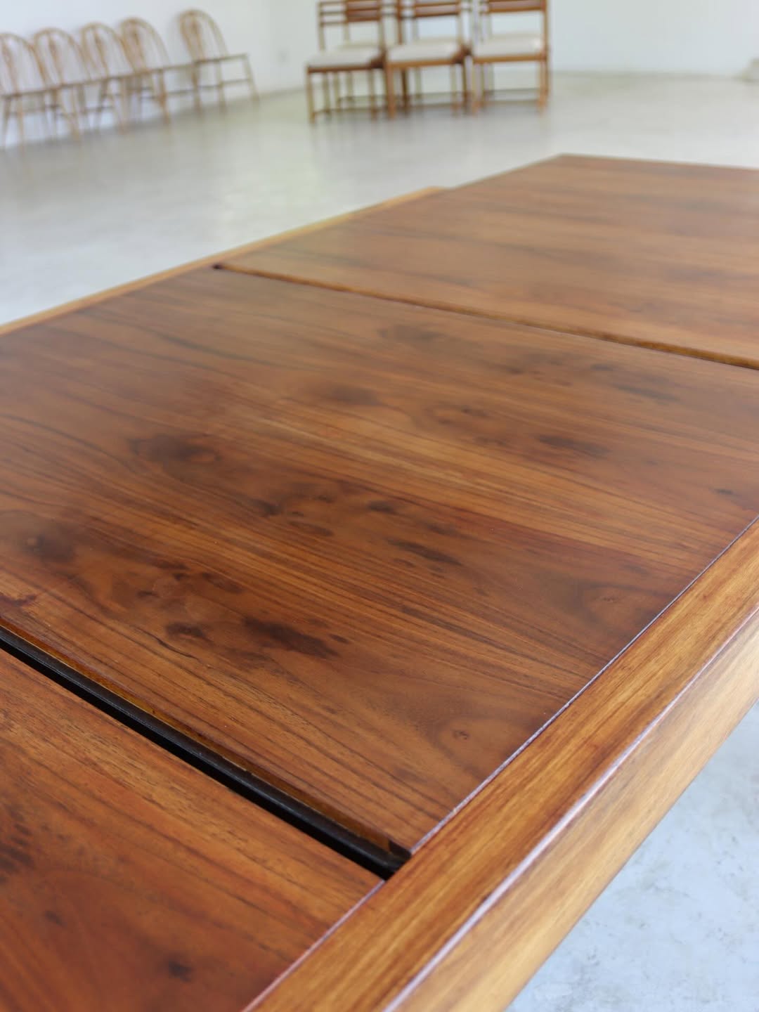 Torrente Extendable Dining Table