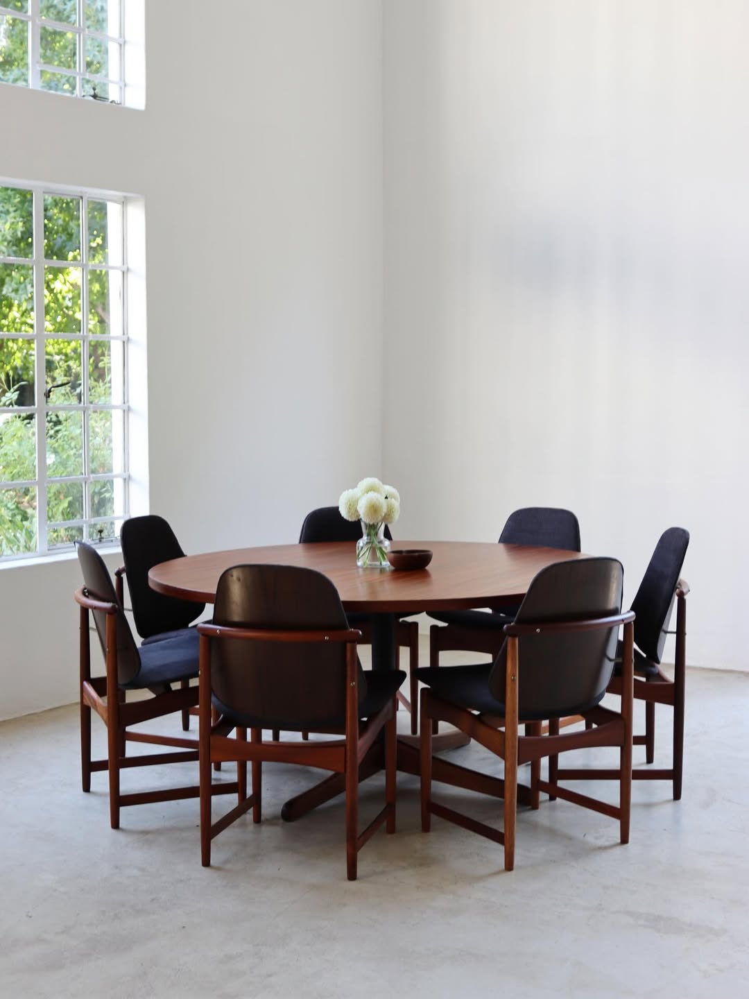 Frystark Dining Table