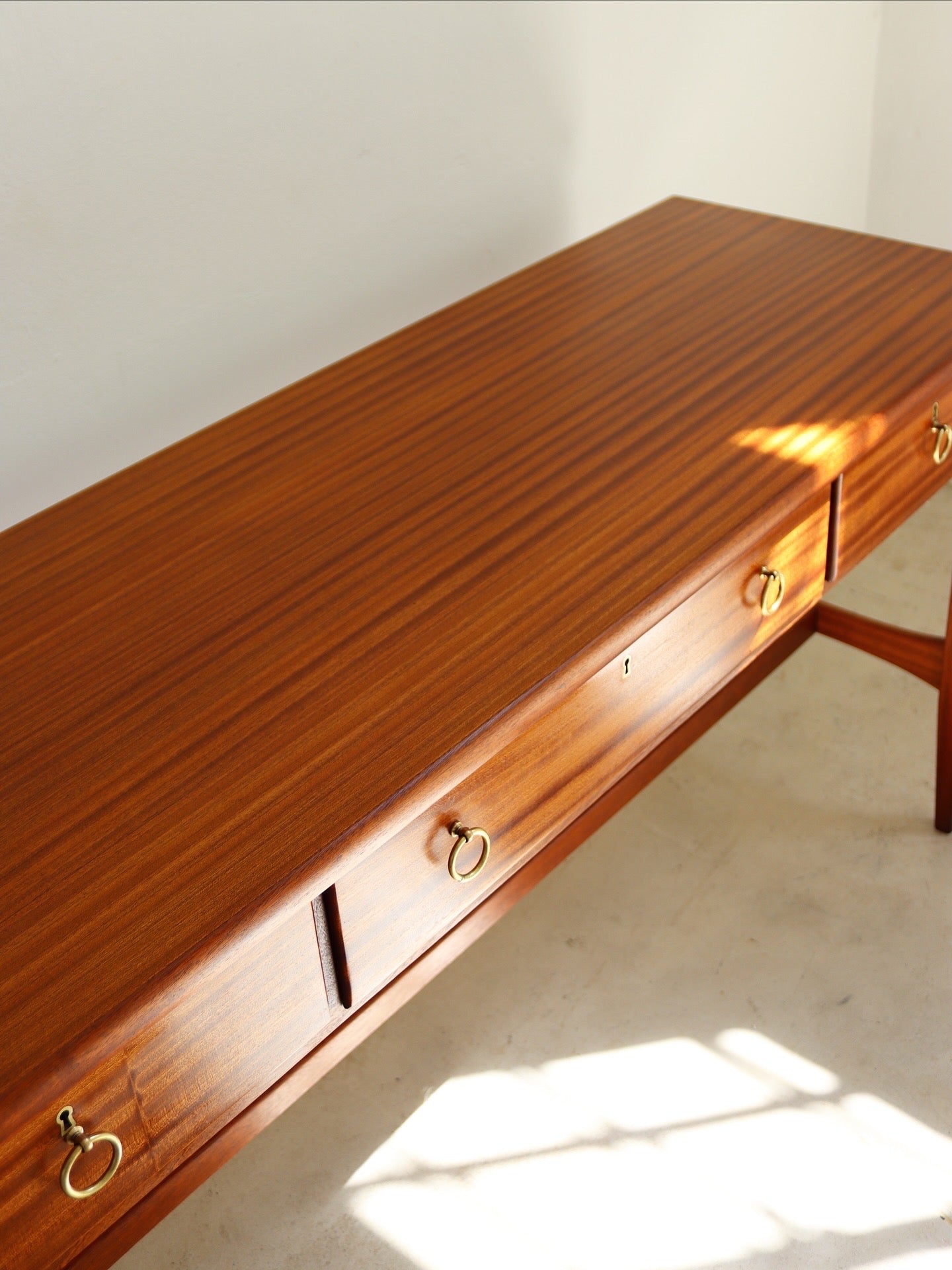 DS Vorster Console Table