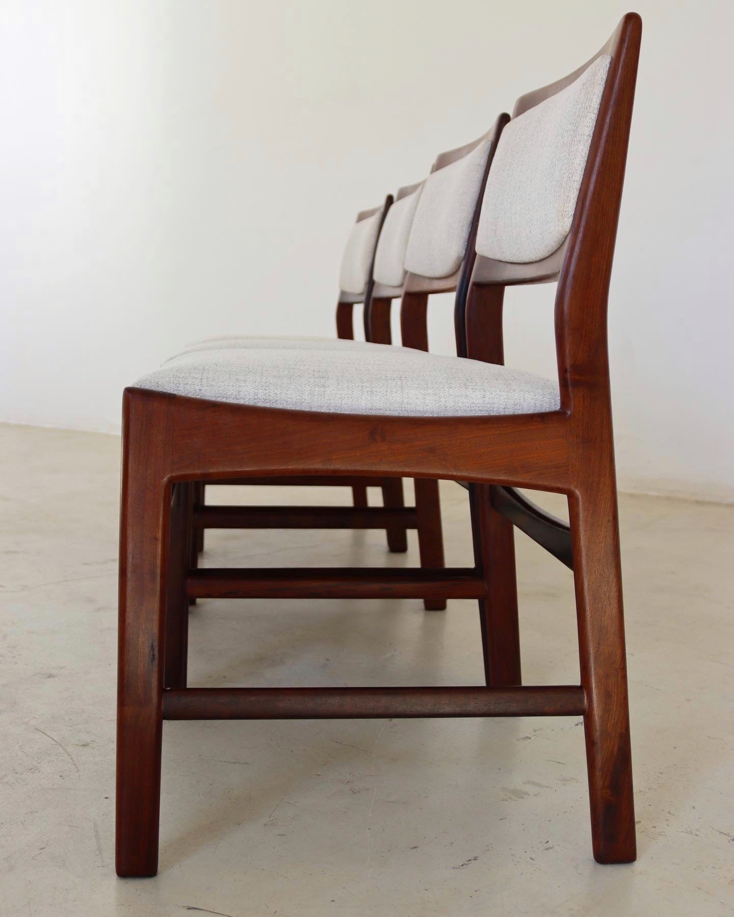 Novocraft Dining Room Chairs