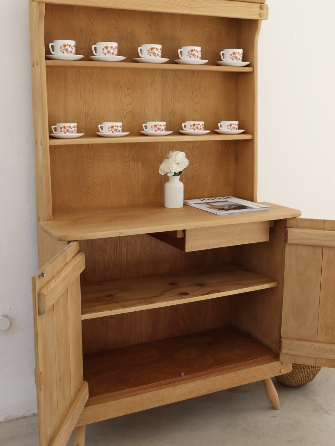 Bakker & Steyger Kitchen Dresser