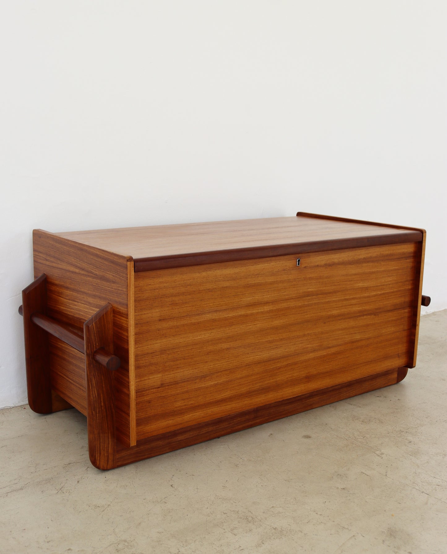 Mid-Century Kist