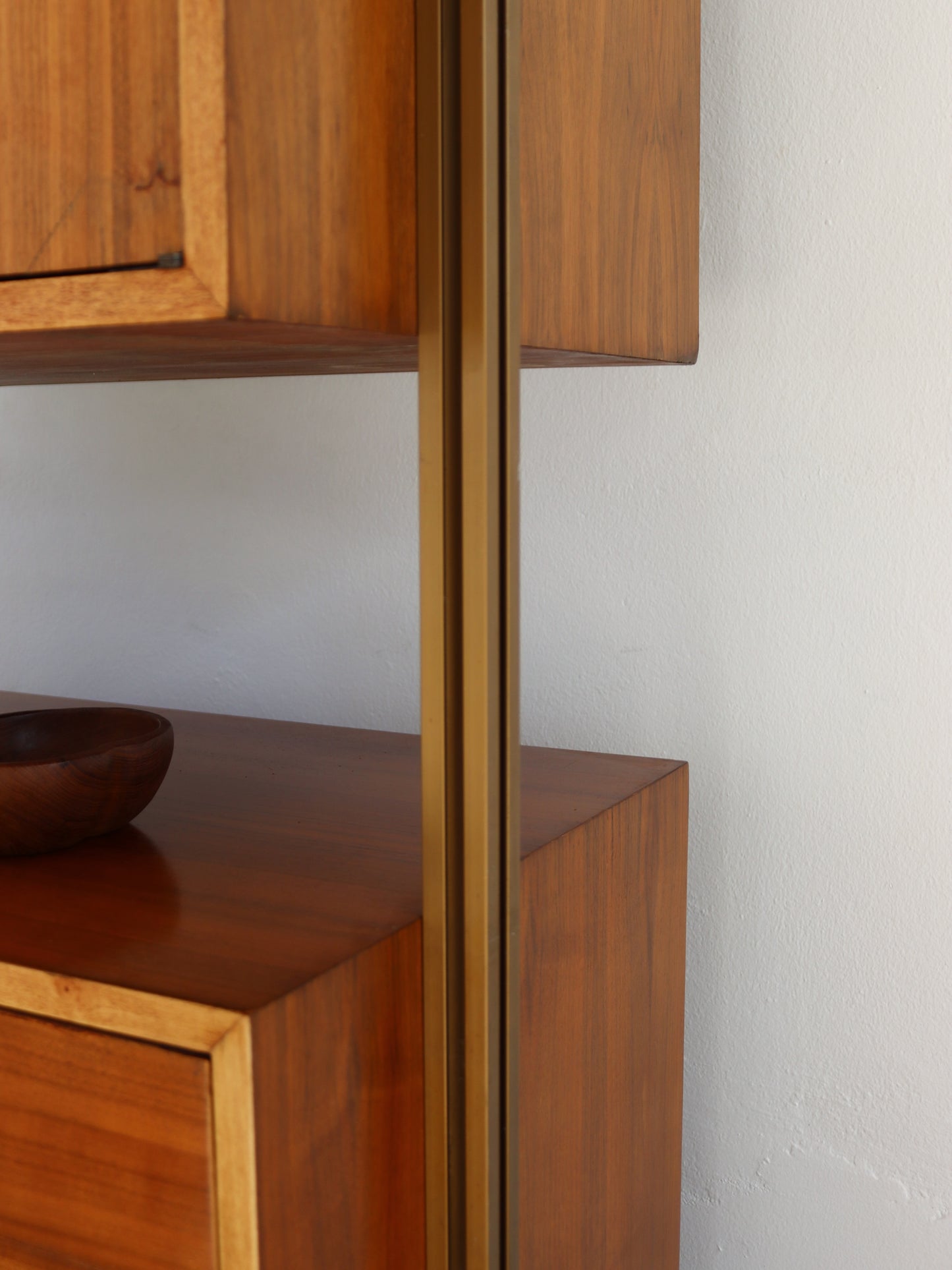 Omni Modular Wall Unit