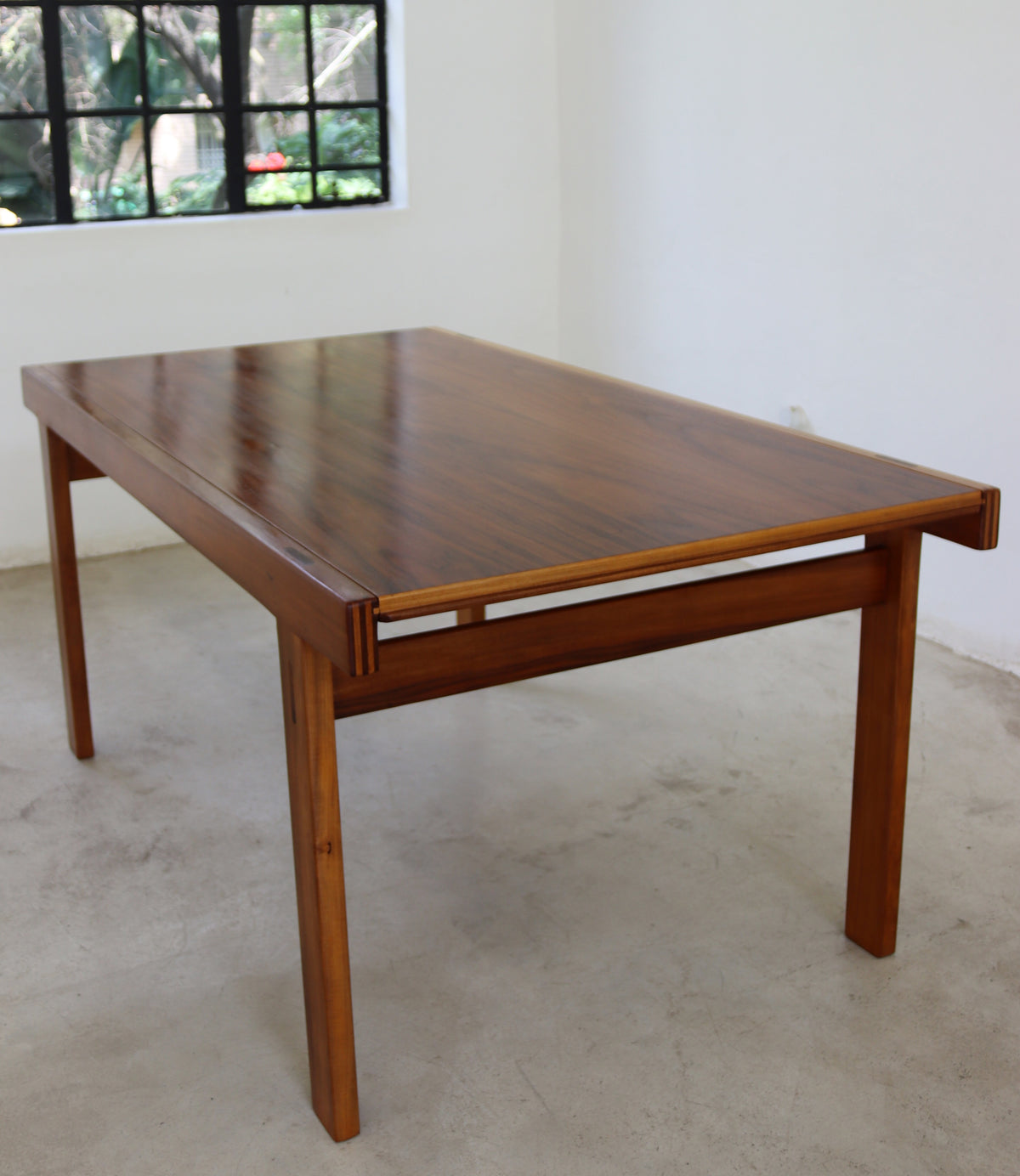 Torrente Dining Table