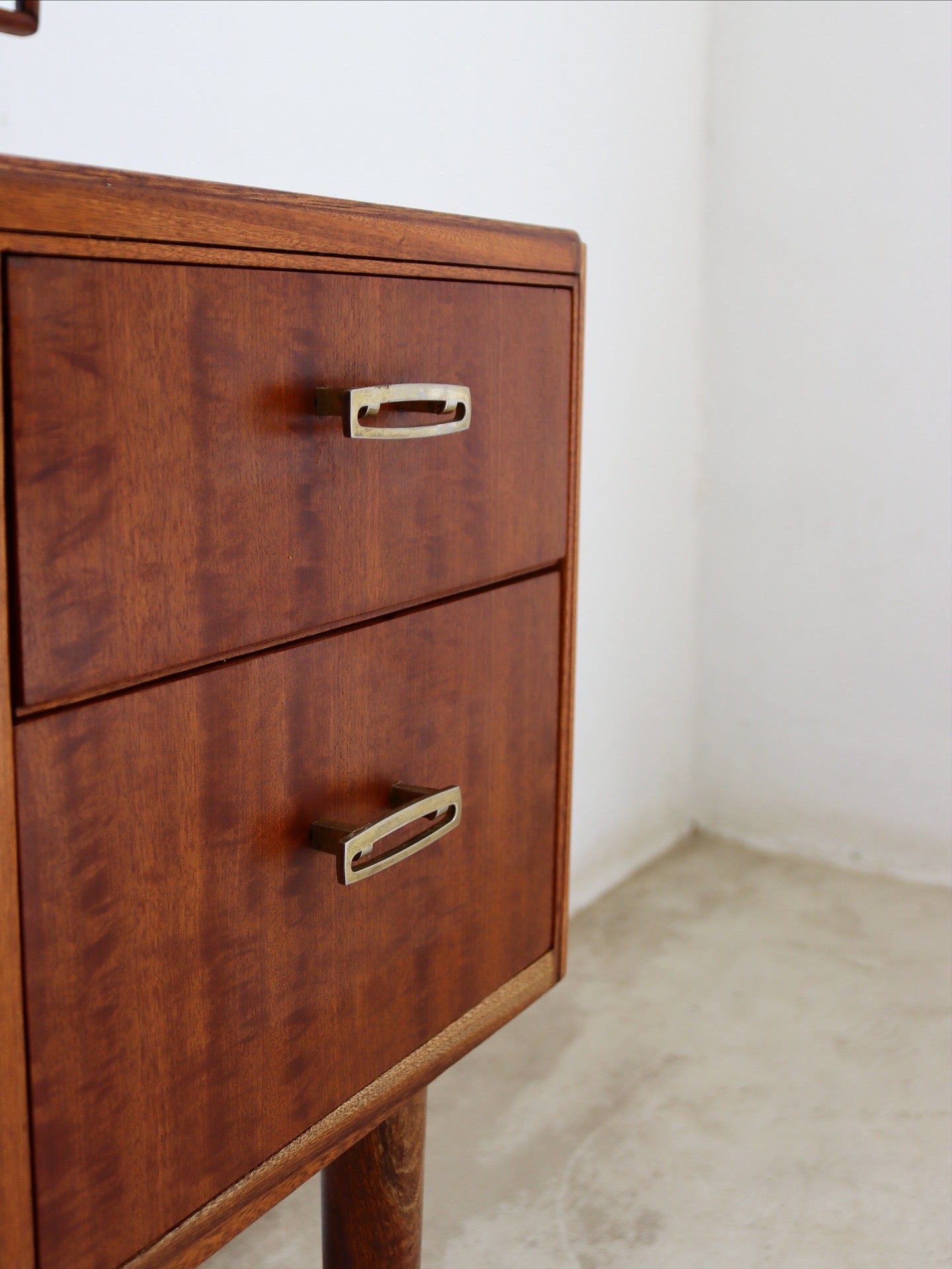 Greaves & Thomas Dressing Table