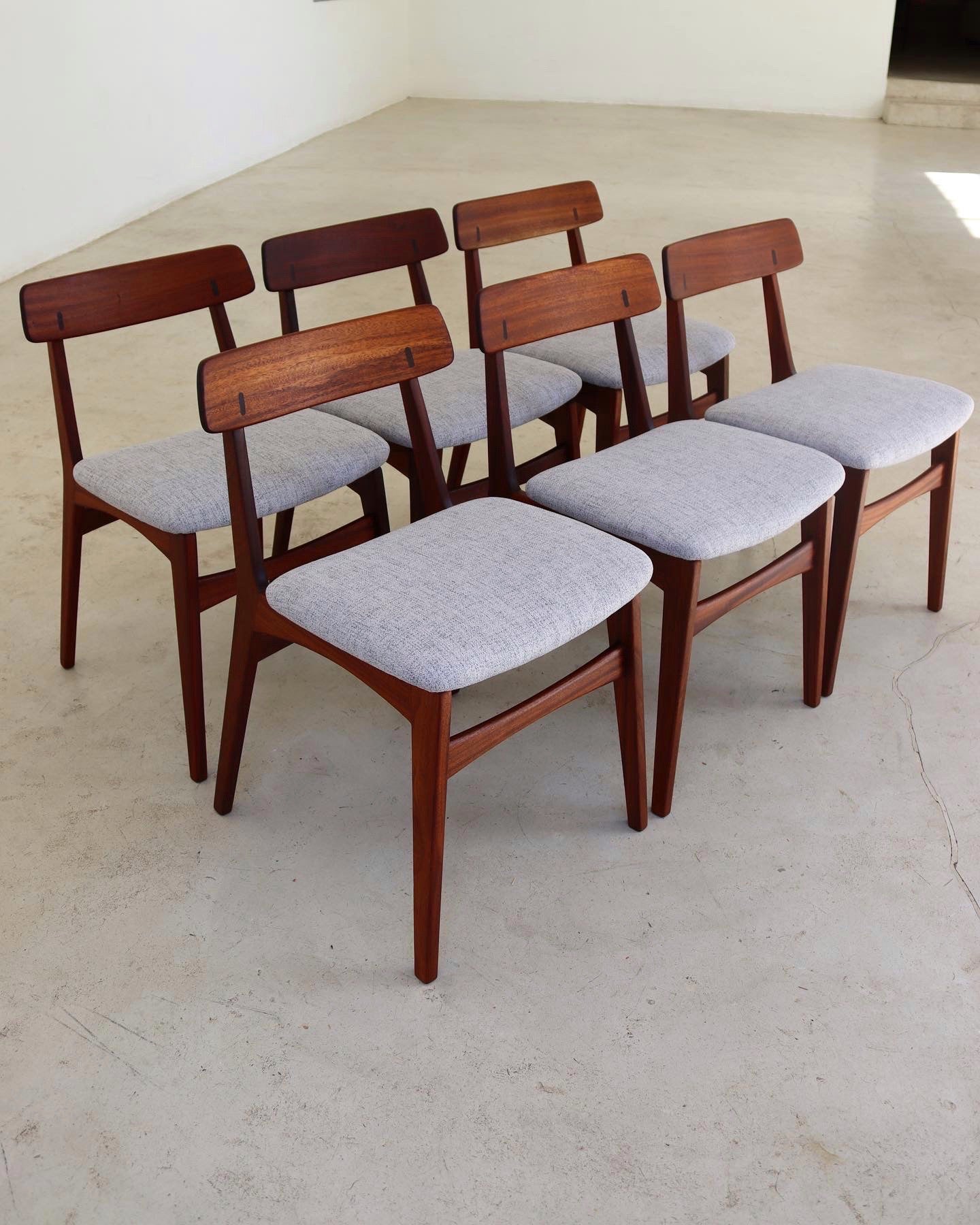 Set of 6 DS Vorster Dining Room Chairs