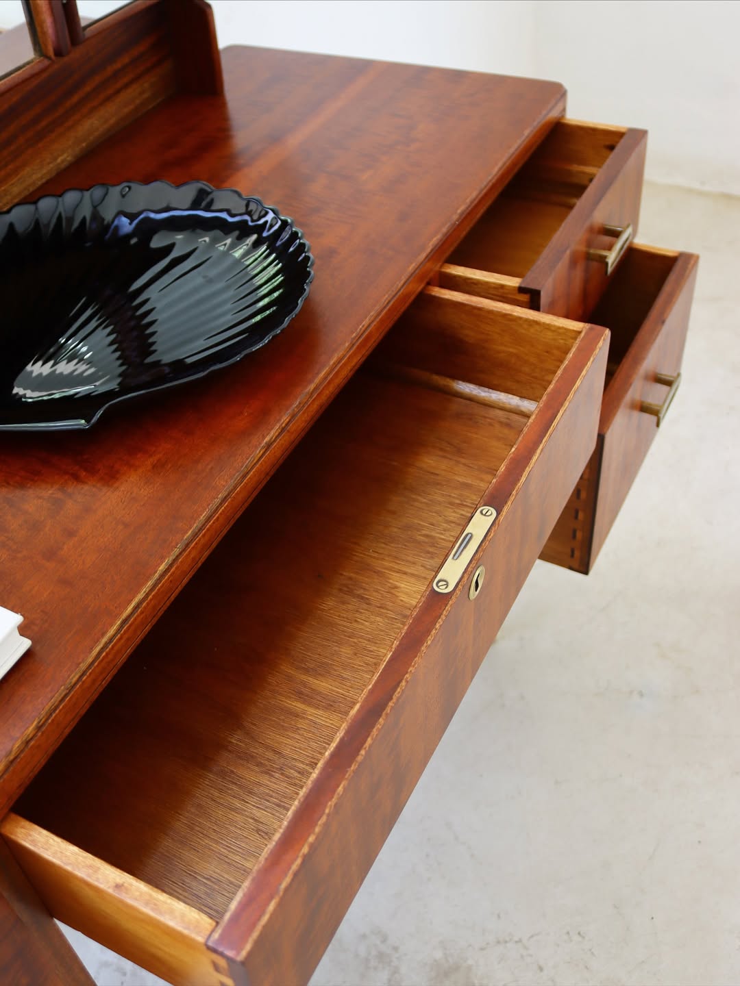 Greaves & Thomas Dressing Table