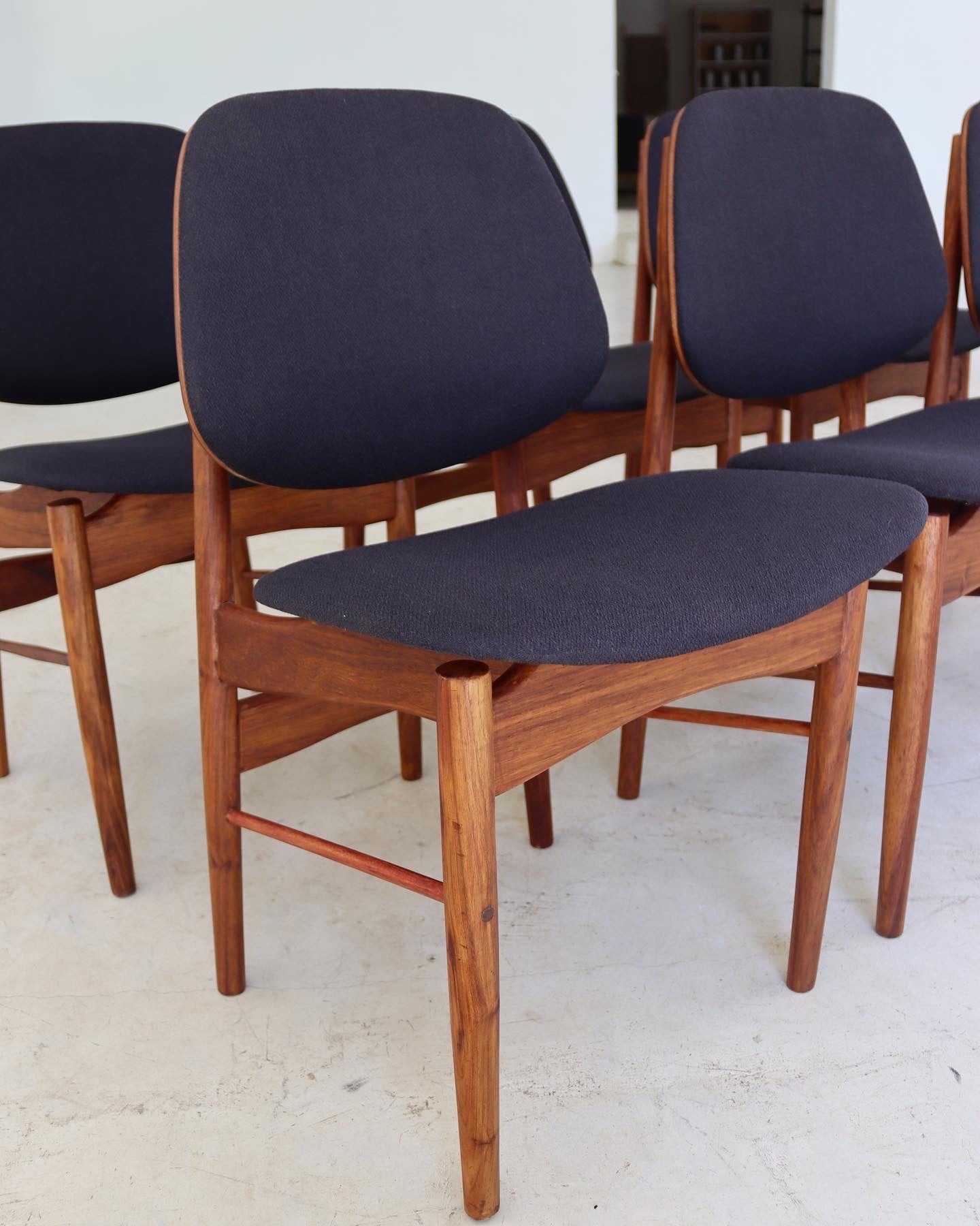 Duros Dining Room Chairs