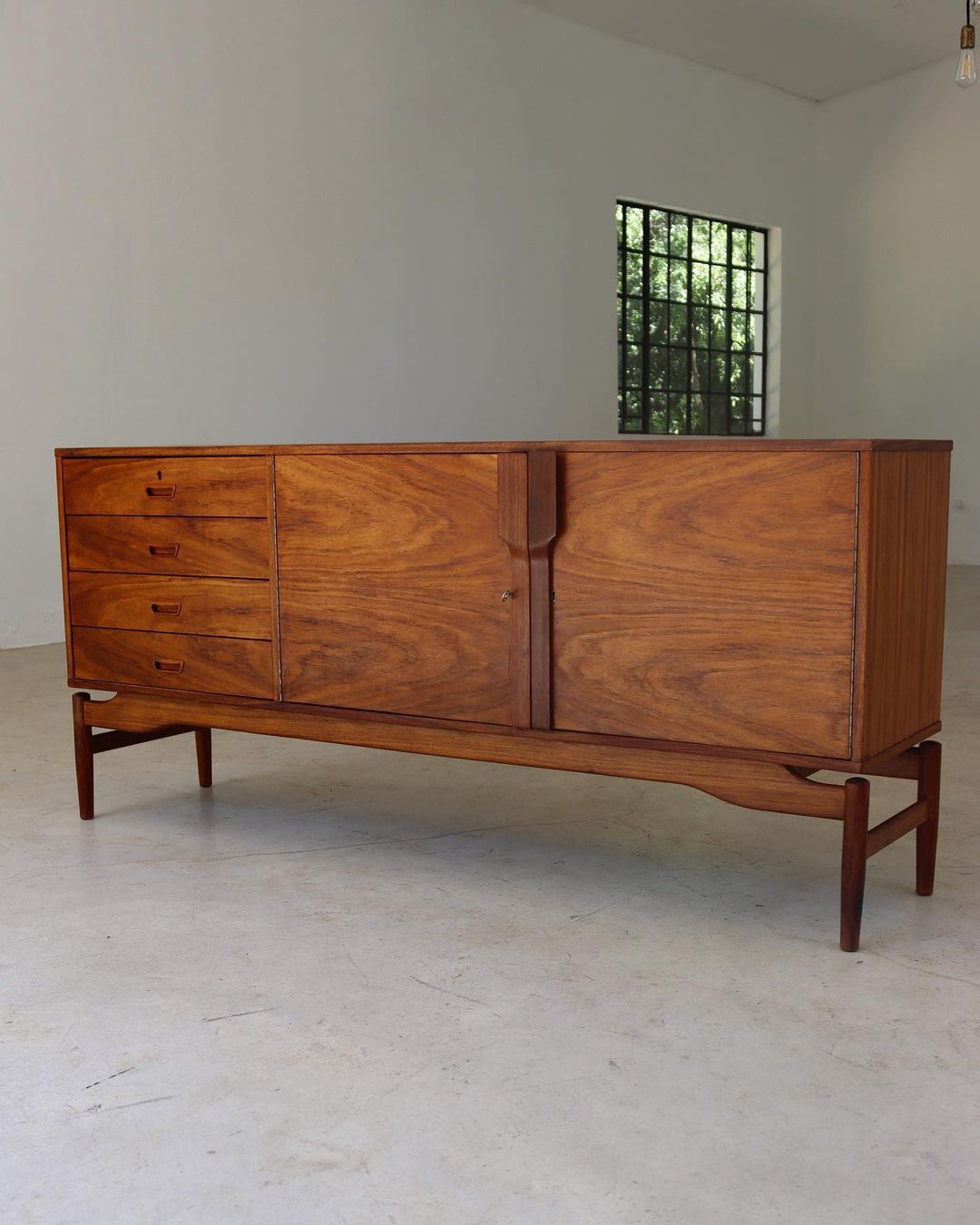 Duros Sideboard