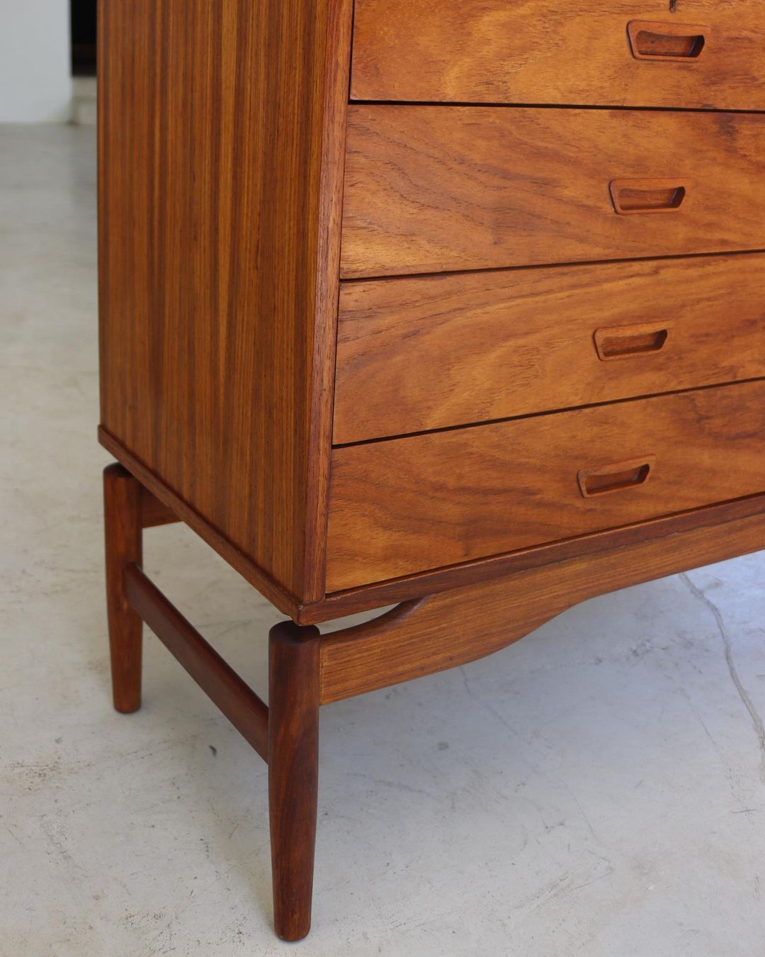 Duros Sideboard