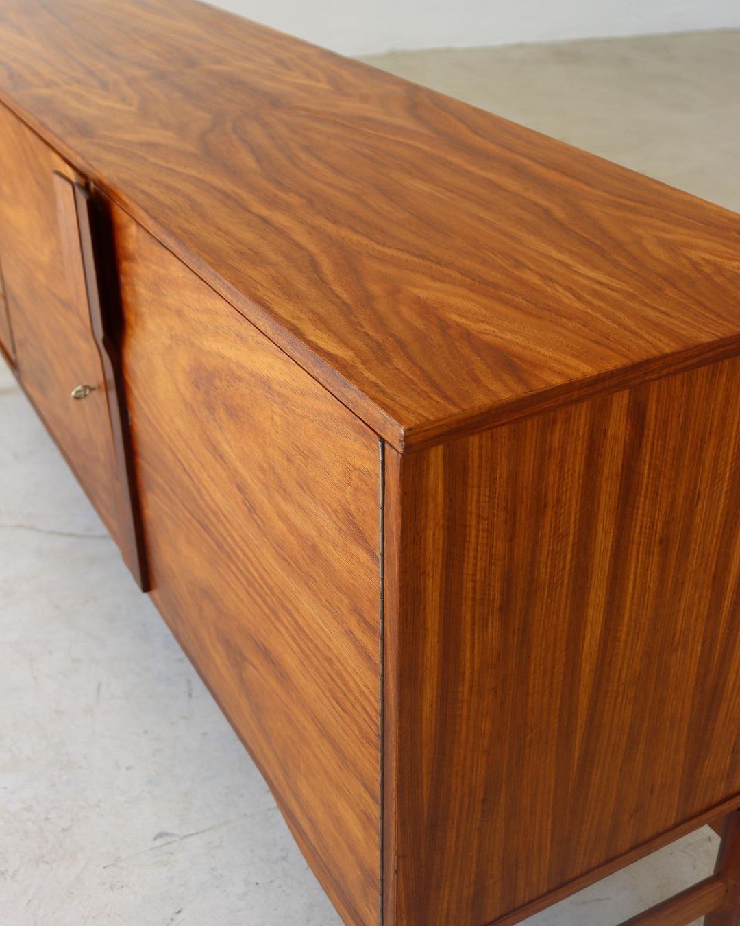 Duros Sideboard