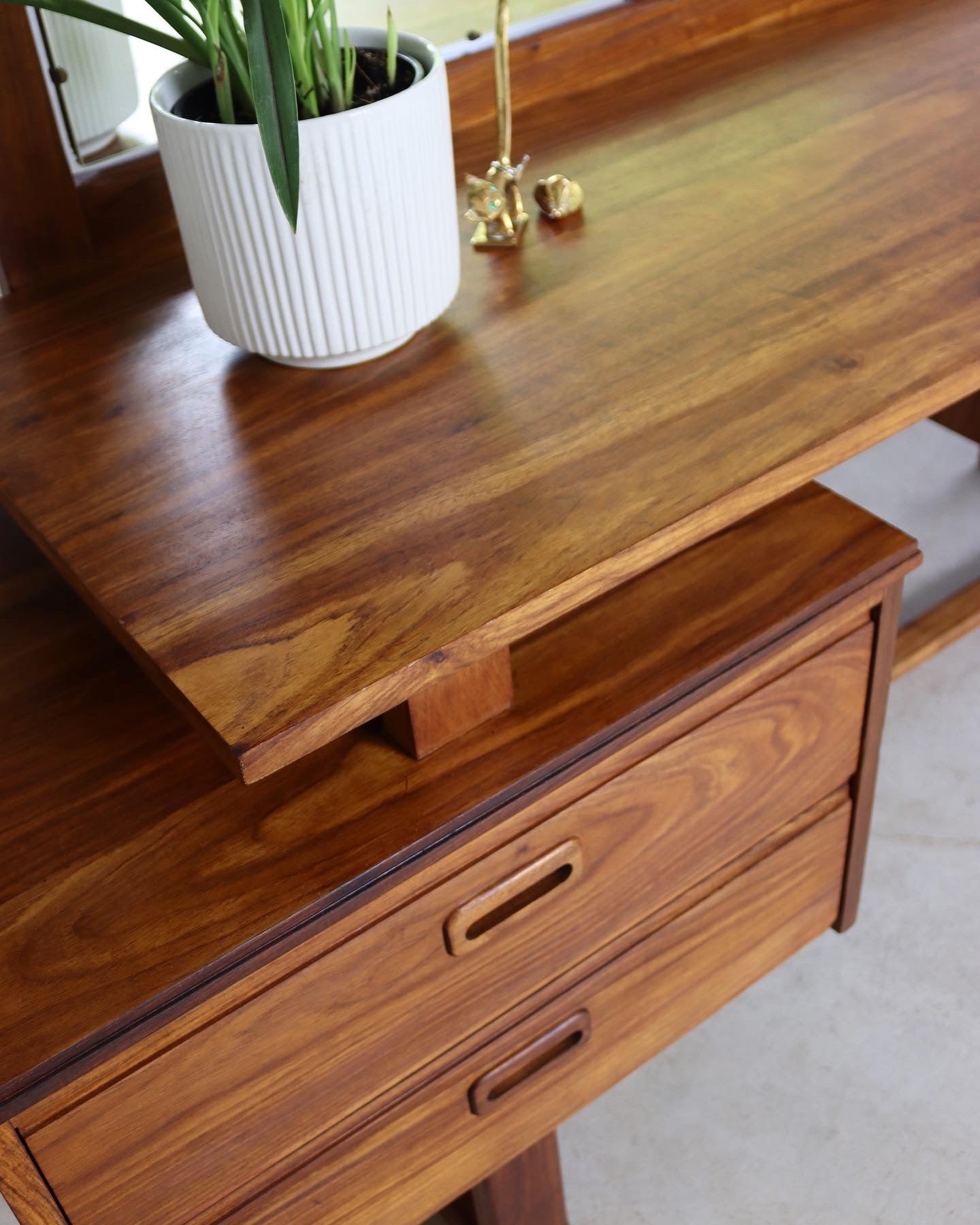 Mid-Century Dressing Table